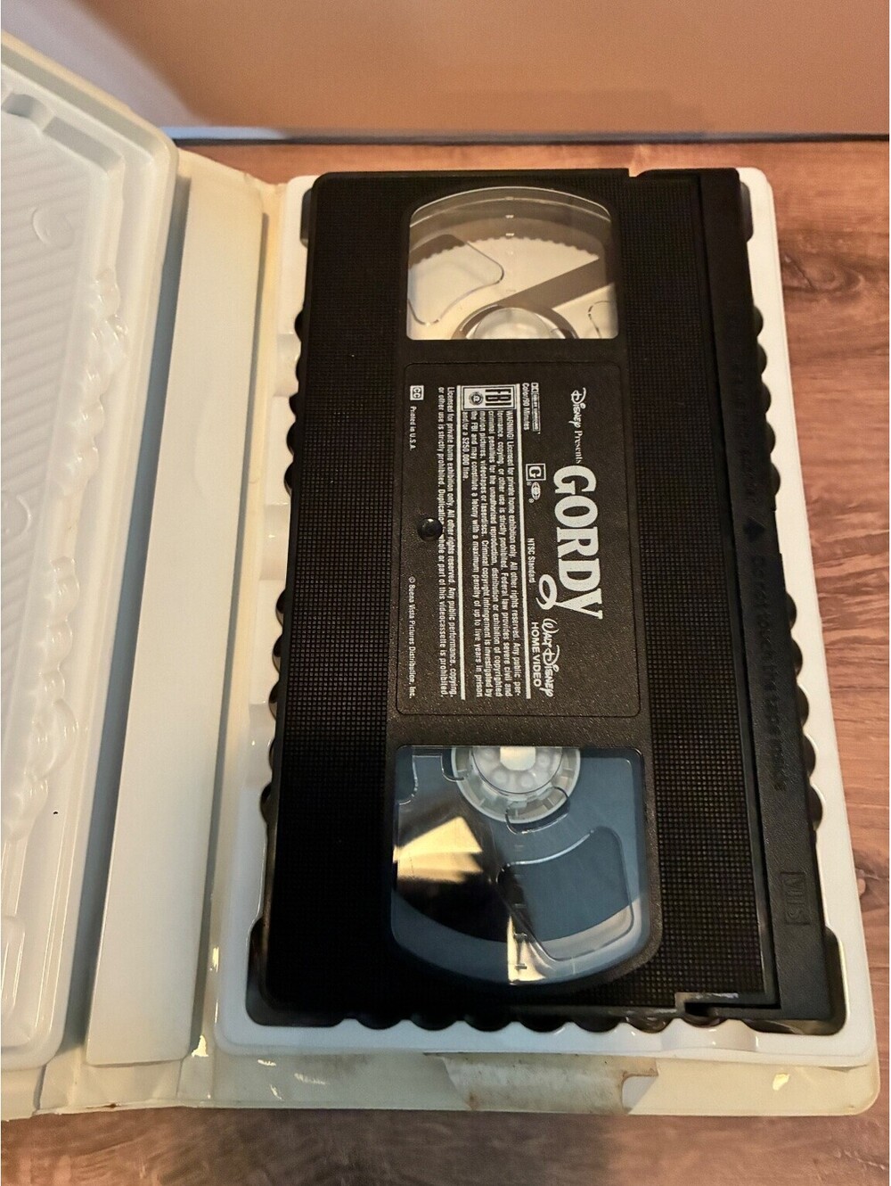 Gordy VHS Disney Movie Tape The Talking Pig Who Made It Big! Family Kids Film - Picture 6 of 6